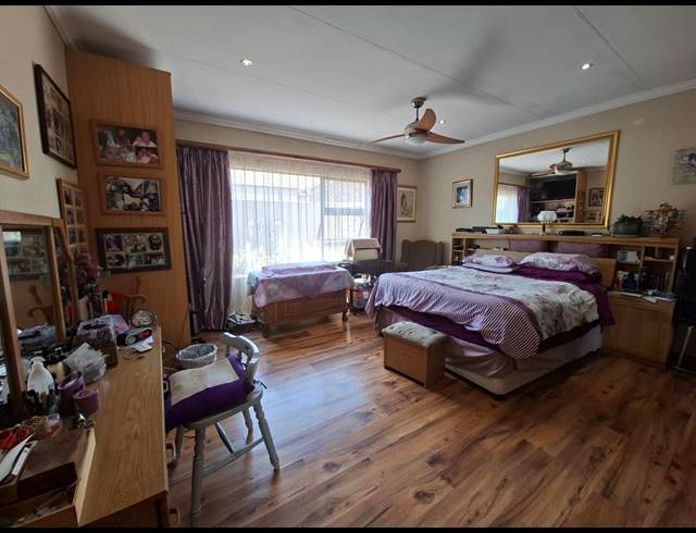 2 BEDROOM RETIREMENT UNIT FOR SALE IN THREE RIVERS